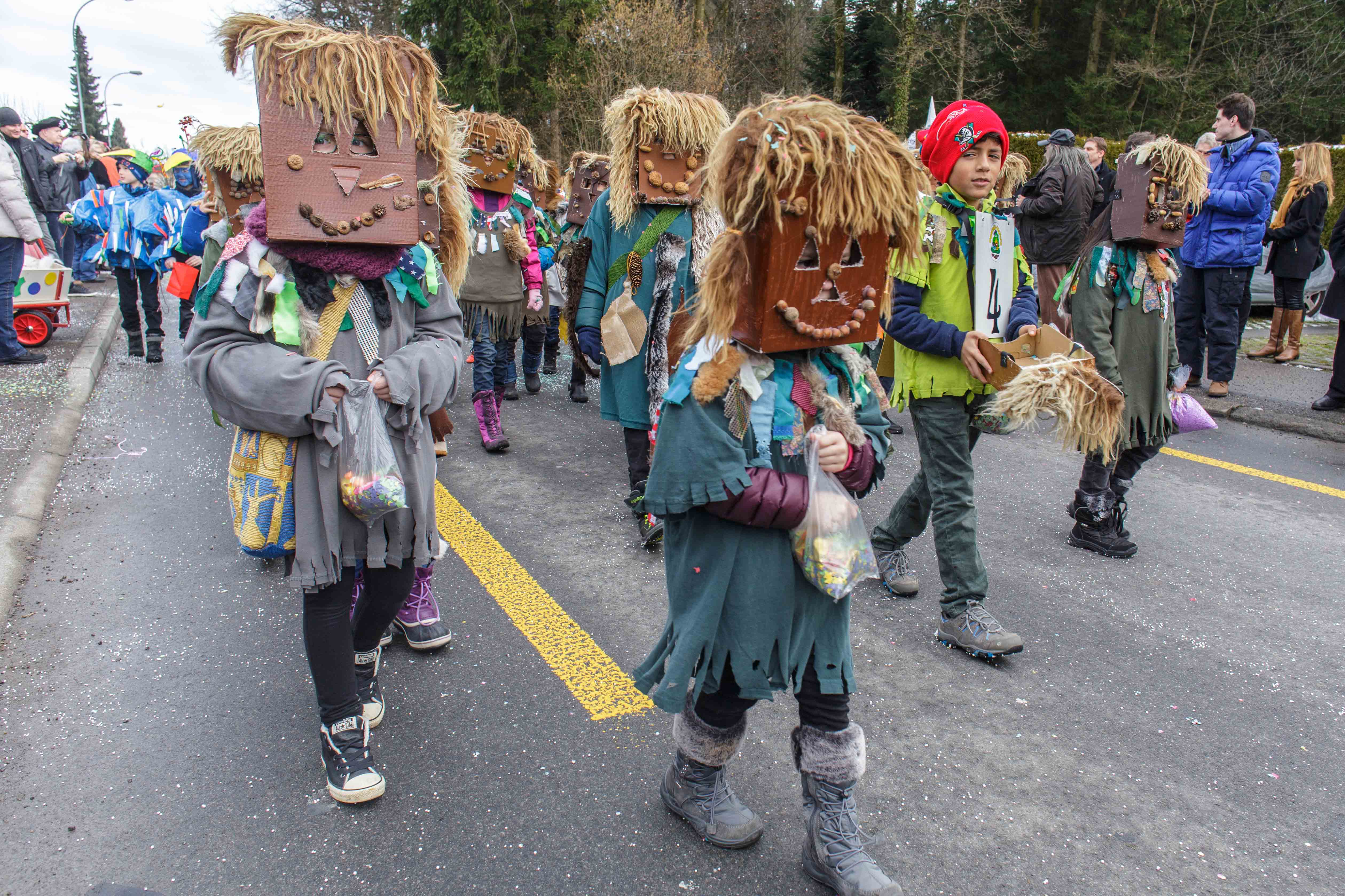 Klasse 2b+2c: «Bueri-Waldmonster»