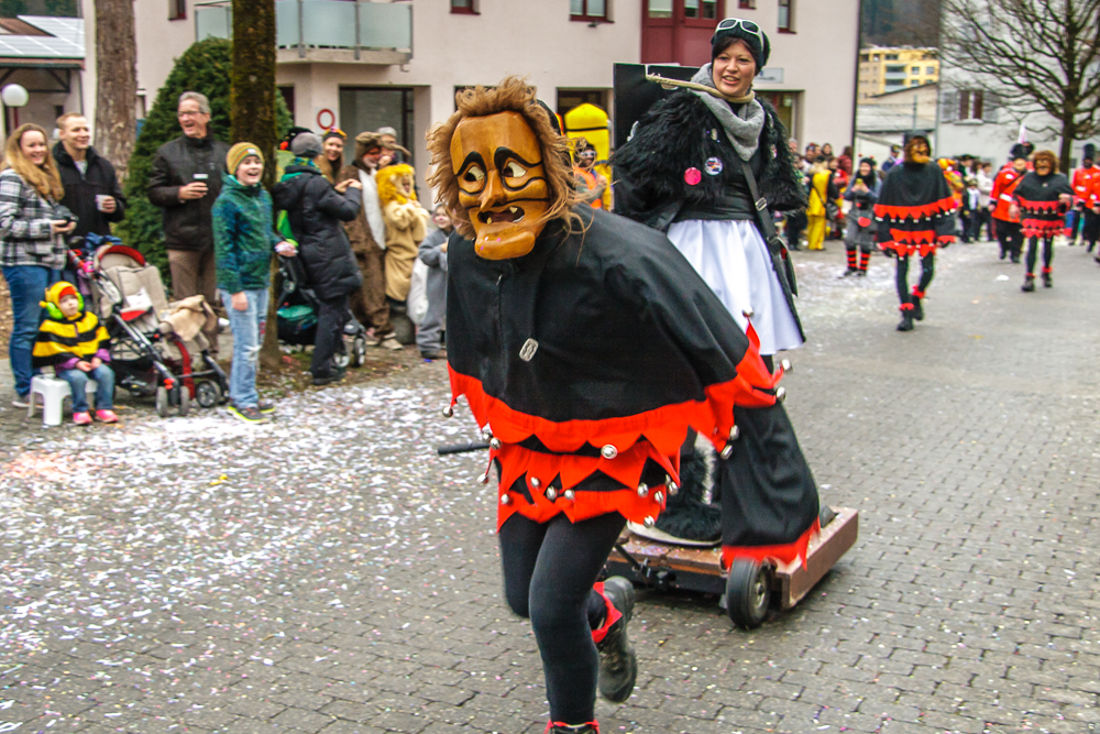 Rigilüüt Küssnacht «Rigimutter, Rigivater, Harschierer mit Pranger»