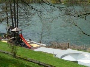 RO18_1109_Platten_Spielplatz_Rotseebad