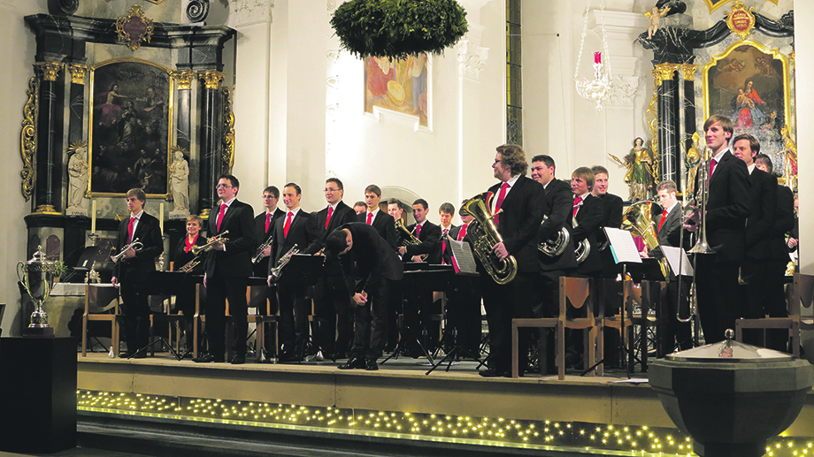 Die Brass Band Abinchova erhielt standing ovations vom Publikum in Ebikon. Bild shab