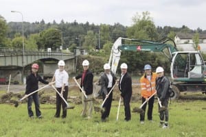 Der Spatenstich für die neue Brücke Rathausen ist erfolgt. Bild zvg