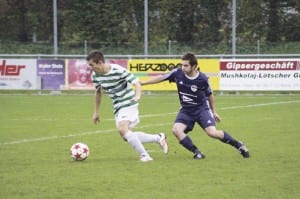 Der agile Meyer enteilt seinem Gegenspieler. Foto Michael Nay