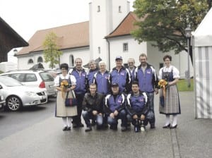 Die erfolgreichen Inwiler Schützen mit den Ehrendamen im Entlebuch.  Foto Sämi Stierli