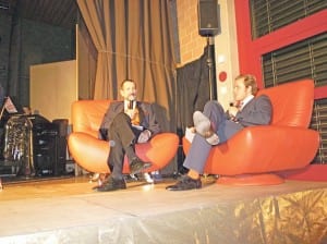 Präsident Walter Troxler (links) im Gespräch mit «Thomas Gottschalk». Bild Franz Studer.