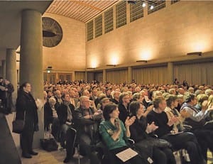 Am 22. Dezember fand in der Maihofkirche ein erstes Konzert nach der Renovation mit dem Singkreis Maihof statt.  Bild: Priska Ketterer.