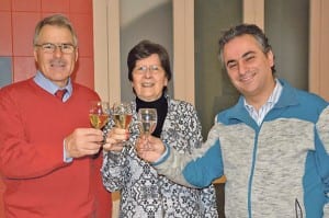 Die Präsidenten Karl Eberle, Ursula Hunkeler und Sergio Saccardo prosten sich zu.