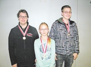 Drei Medaillen für Luzern: Iwan Bolzern (Bronze U20), Lara Trachsel (Gold U12), Tim Rigert (Bronze U16). Bild: Franz Odermatt.
