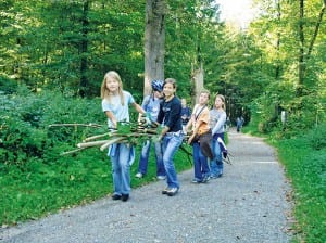 16_Kinder im Wald