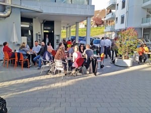 Gäste im Treff 6038 Café/Bistro. Bilder zVg.