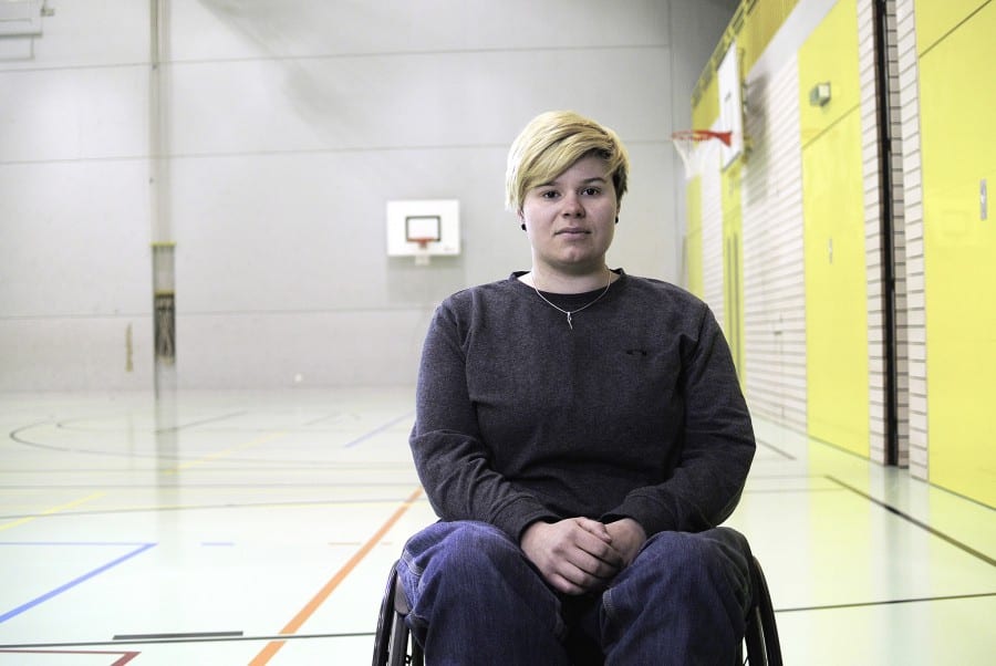 Sarah Hundert erzählt in fünf Videobotschaften Ihre Geschichte.