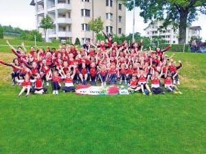 Fröhliche Gesichter des TV Inwil am Zentralschweizer Jugitag in Eschenbach.