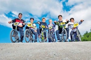 Die sechs Innerschweizer Sieger am 1. DSM Lauf 2014 in Littau im Mai: Claude Wigert, Cedric Leuthard, Severin Leuthard, Nick Hofer, Noah Breschan und Jeron Breschan (v.l.). Bild Roger Schuler.