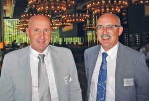 Im Chedi mit dabei: Geri Grossmann (links) und Andi Eiholzer von Schindler Aufzüge in Ebikon. Bild apimedia
