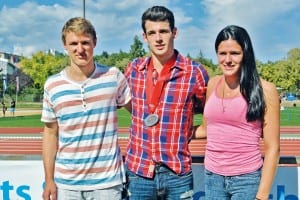 Der Medaillengewinner mit Anja und Mauro Ming. Bild zVg.