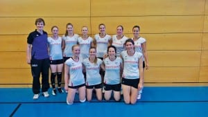 Das Damen-1-Team nach dem erfolgreichen Saisonstart gegen VBC Muotathal.