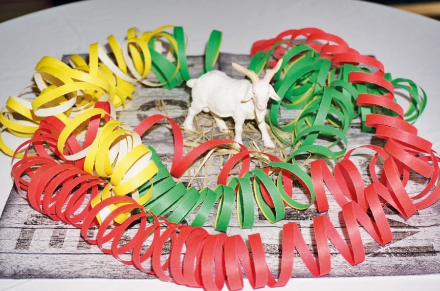 «Hoppla Geiss – Äbiker Fasnacht ganz Heiss»: Mottogerechte Tischdekoration am 11.11.2014.