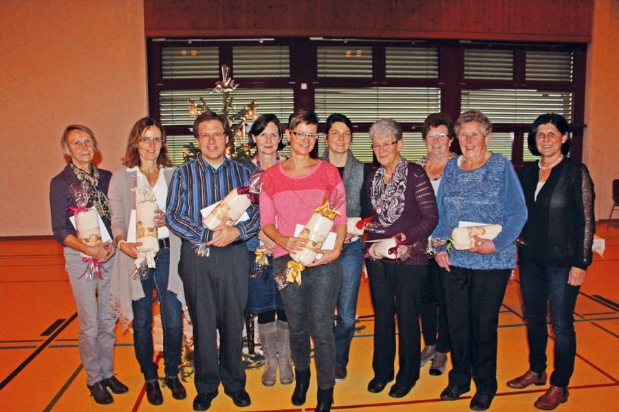 Das Senioren-Betreuungsteam  mit Theres Renggli, Edith Slamanig, Roland Bucher, Brigitte Felder, Andrea Schito, Petra Achermann, Rosly Knüsel, Bertha Felder, Lisbeth Krauer und Lisbeth Buchmann. Bild Josef Nussbaumer.