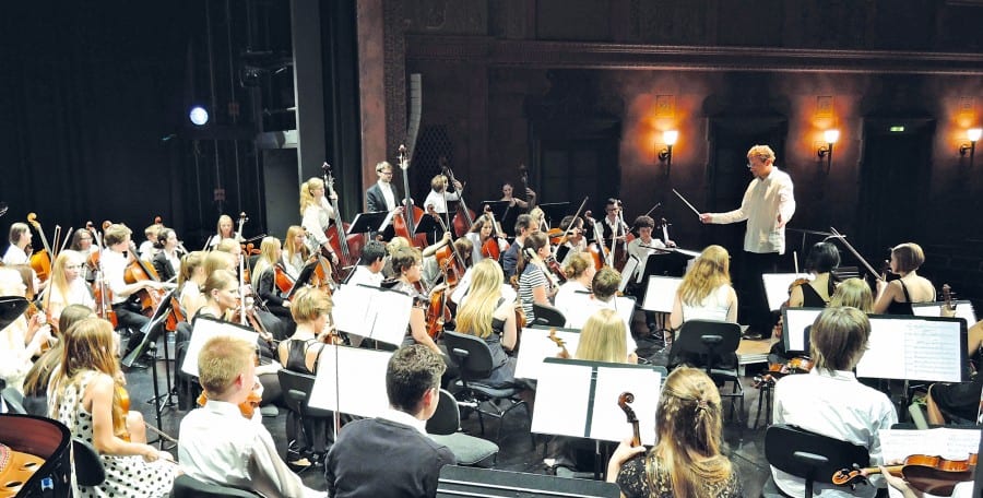 Am 7. März tritt Eliane Müller mit den Vereinigten Jugendorchestern Zentralschweiz in Ebikon auf. Bilder zVg.