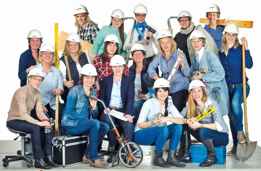 22_FDP_Frauen_mit_Helm
