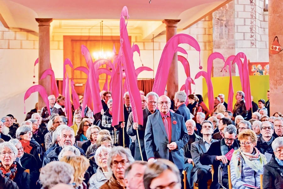 Auftakt in Basel, mit Prominenz aus Kirche, Politik und Kultur. Foto André Albrecht.