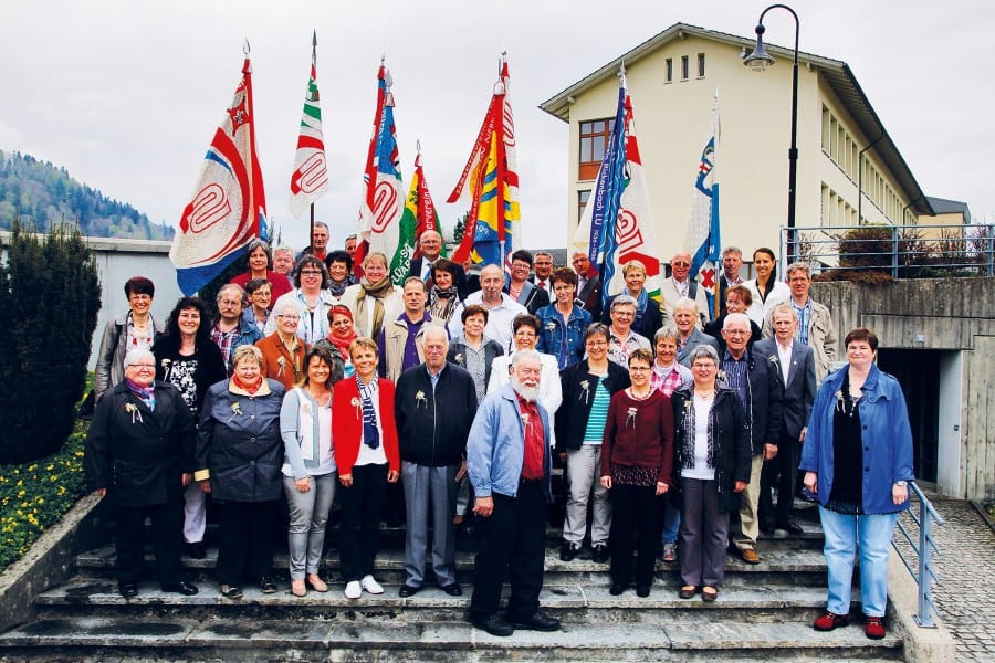 Der grösste Teil der 48 ausgezeichneten Samariterinnen und Samariter konnte die Henry-Dunant-Medaille in Hasle persönlich in Empfang nehmen. Bild Thomas Wuhrmann.