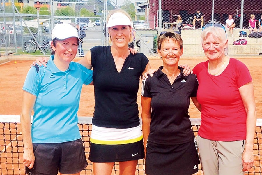 Sieger Damen (v.l.): Margrith Christen und Susanne Meierhans mit den Finalisten Edith Fischer und Cécile Odermatt. Bilder: Michael Kälin