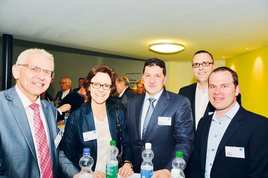 Gute Stimmung bei Knutwiler Mineralwasser, von links: Leo Müller, Monika Rühl, Roland Vonarburg, Ueli Windler, Stefan Suter. Bild Jonas Wyss