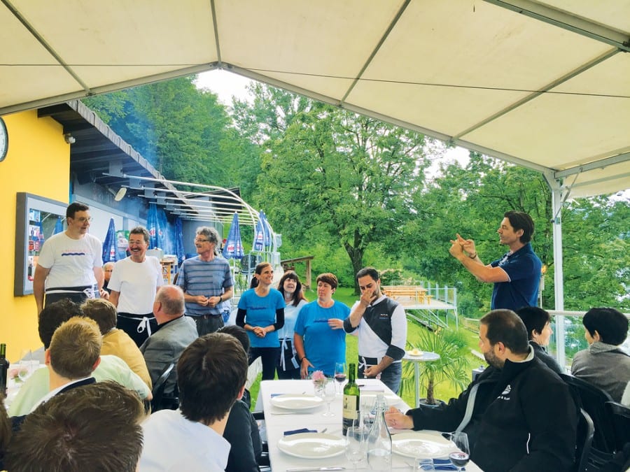 Päddi Widmer bedankt sich bei seinem Team.