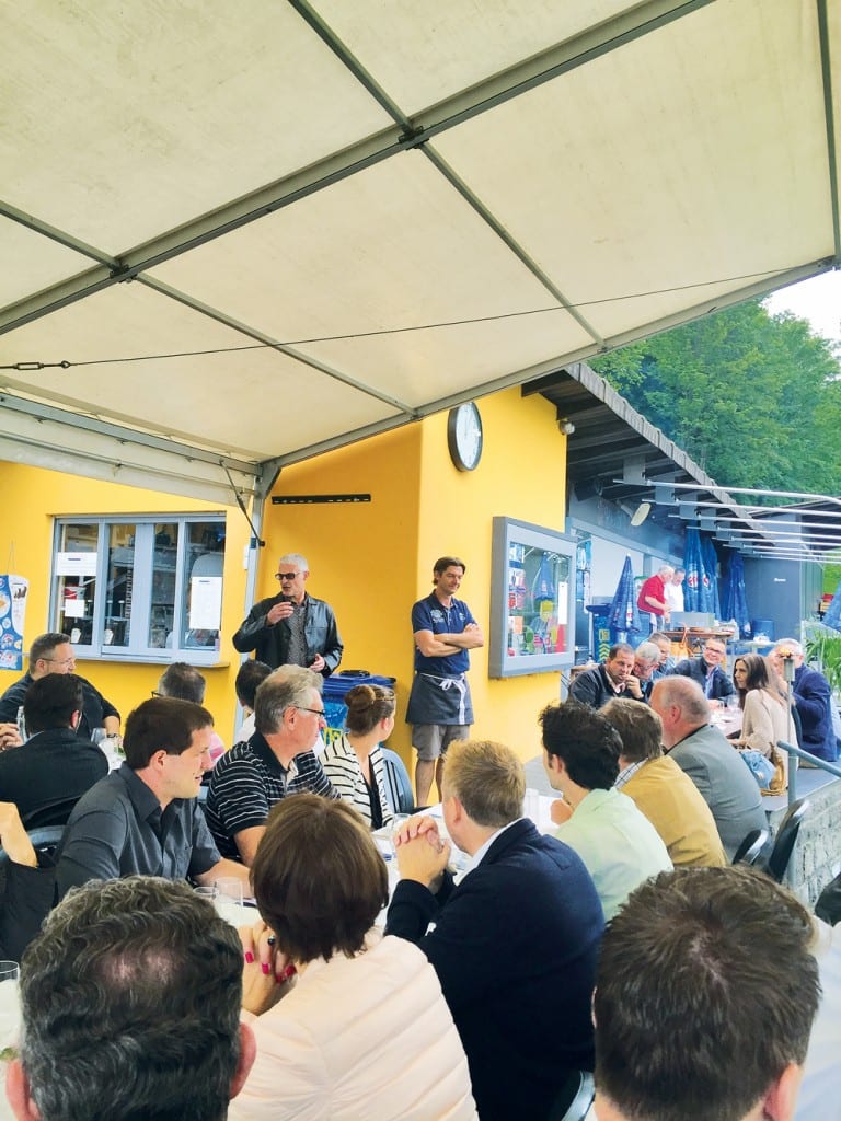 Gewerbevereinspräsident Beat Knapp mit Päddi Widmer. Bilder ds.