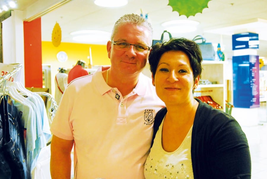 Otmar Probst und Katarina Palanipillai freuten sich gemeinsam über die gelungene Geschäftseröffnung. Bild zVg.