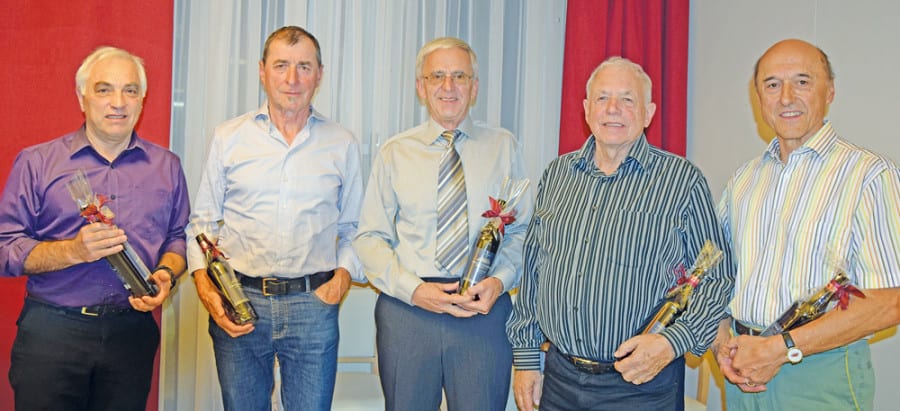 Die geehrten Leiter v.l.: Bruno Lang, Albert Nay, Josef Käppeli, Eugen Triebold, Hansjörg Duttwiler. Auf dem Bild fehlen Martin Buchs und Christian Weder. Fotos Ursula Hunkeler.