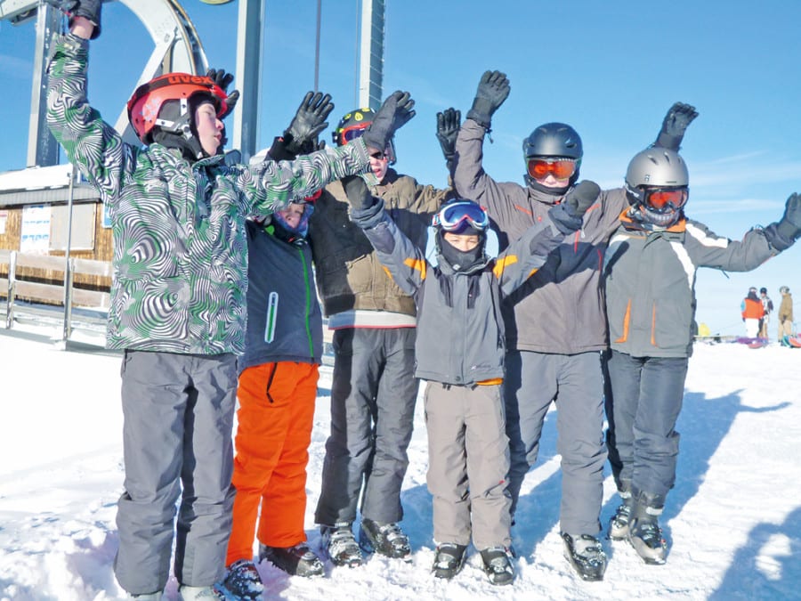 Mit Spass das Skifahren und Snowboarden lernen – Impressionen vom Skikurs 2015. Bilder zVg.