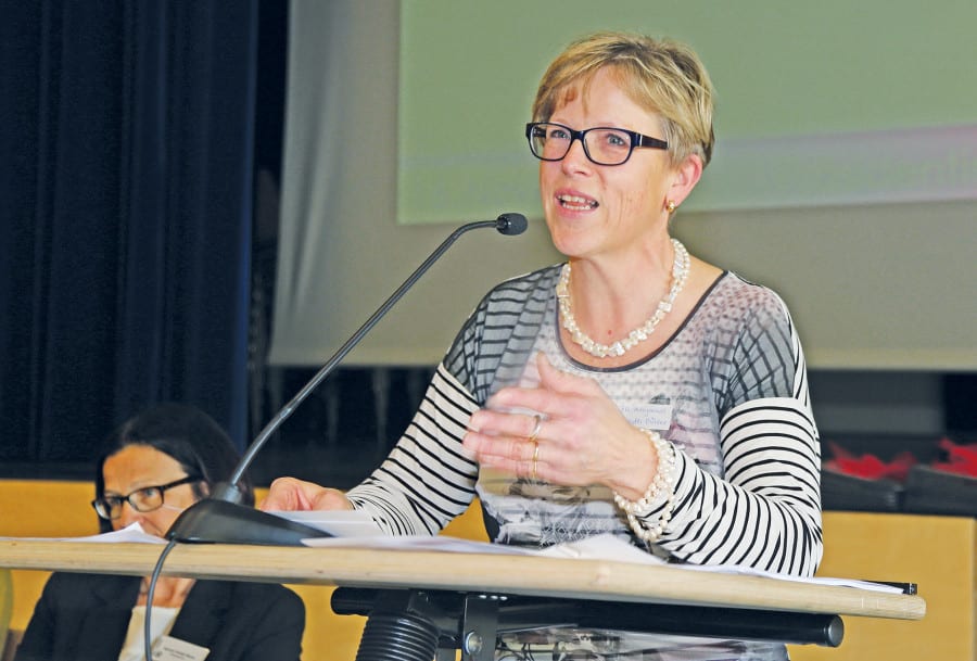 Lisbeth Bühler, Co-Präsidentin Frauenbund Adligenswil, dankt den Teilnehmerinnen. Bild Astrid Bossert.