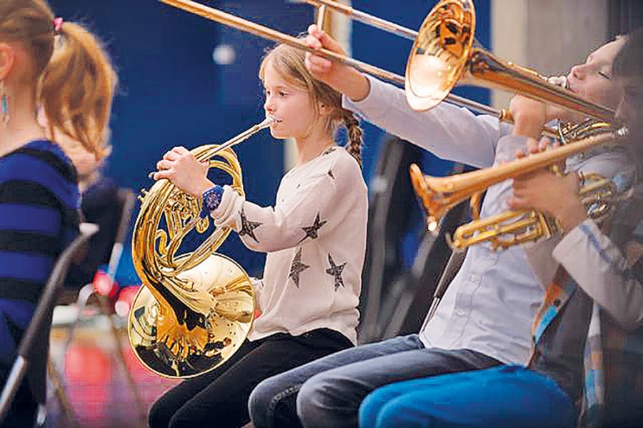 Jugendblasorchester Rontal laden ein zum Winterkonzert.