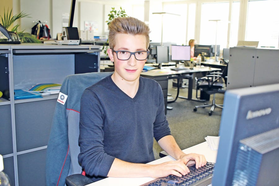 Der Rooter Enea Löffel (16), angehender Kaufmann EFZ bei Schindler, absolviert gleichzeitig die Berufsmatura. Bild apimedia