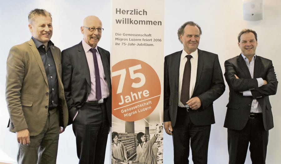 Sie präsentieren die Migros Genossenschaft Luzern im Jubiläumsjahr: Roman Ziegler, Leiter Klubschule & Freizeit, Anton Wechsler, Präsident der Verwaltung, Felix Meyer, Geschäftsleiter und Bruno Bieri, Finanzchef.   rowi