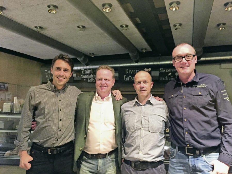 Der Vorstand der FCE-Donatoren mit Rolf Fringer. Bild zVg.