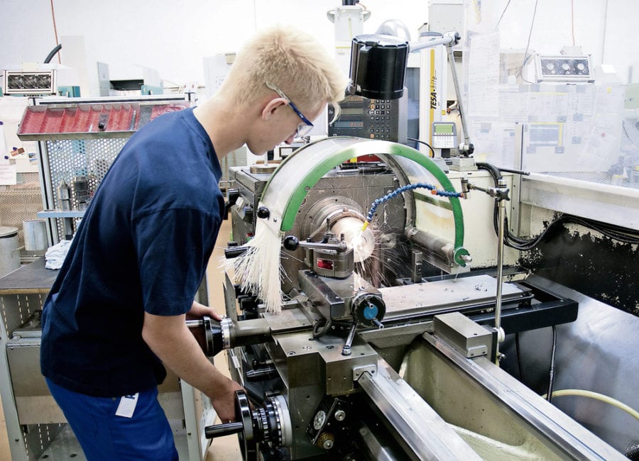 Die vielfältige Ausbildung für angehende Polymechaniker dauert vier Jahre.