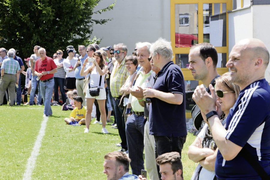 Grosser Publikumsaufmarsch am 40. Rooter Dorfturnier. Bilder zVg.