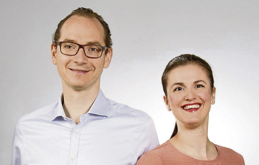 Jens und Denise-Marie Schlichting übernehmen in Adligenswil die Hausarztpraxis von Toni Vonwil. Bild zVg.