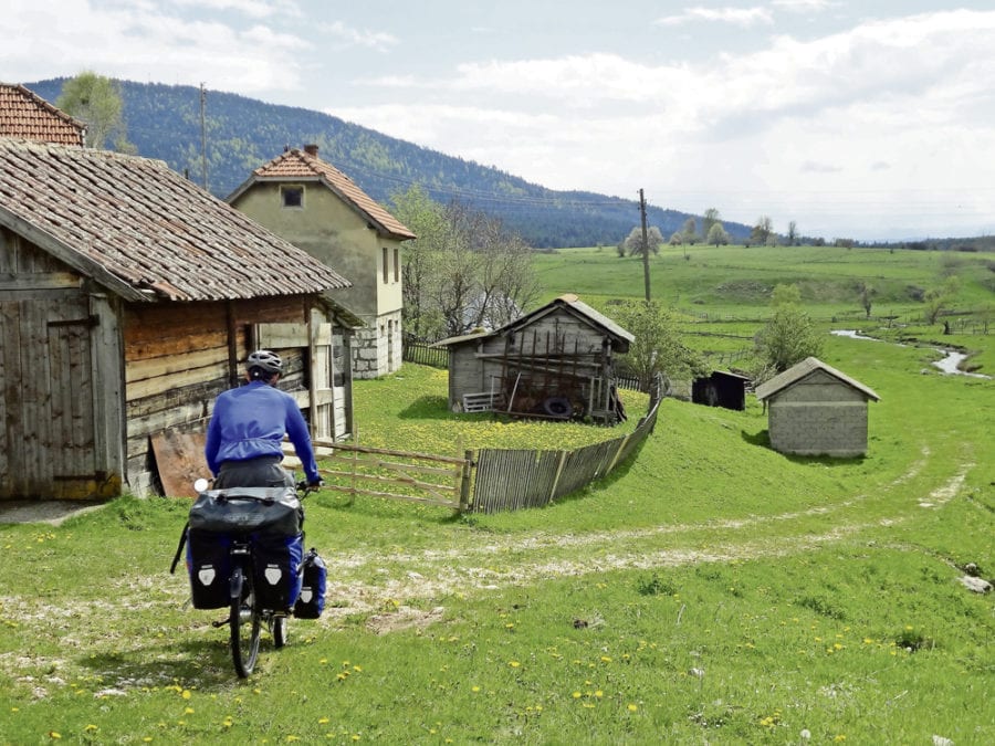 Der Adligenswiler Joel Bazelli (25) mit dem Fahrrad in Bosnien-Herzegowina, Malta und in der Türkei.