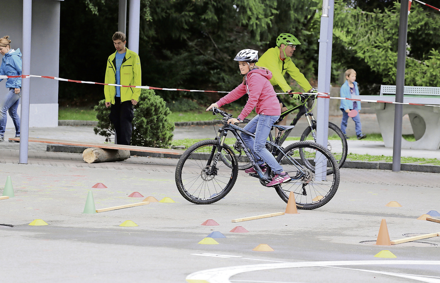 Impressionen vom Megger Sporttag 2015, welcher nach einem neu entwickelten Konzept durchgeführt wurde. Bilder zVg.