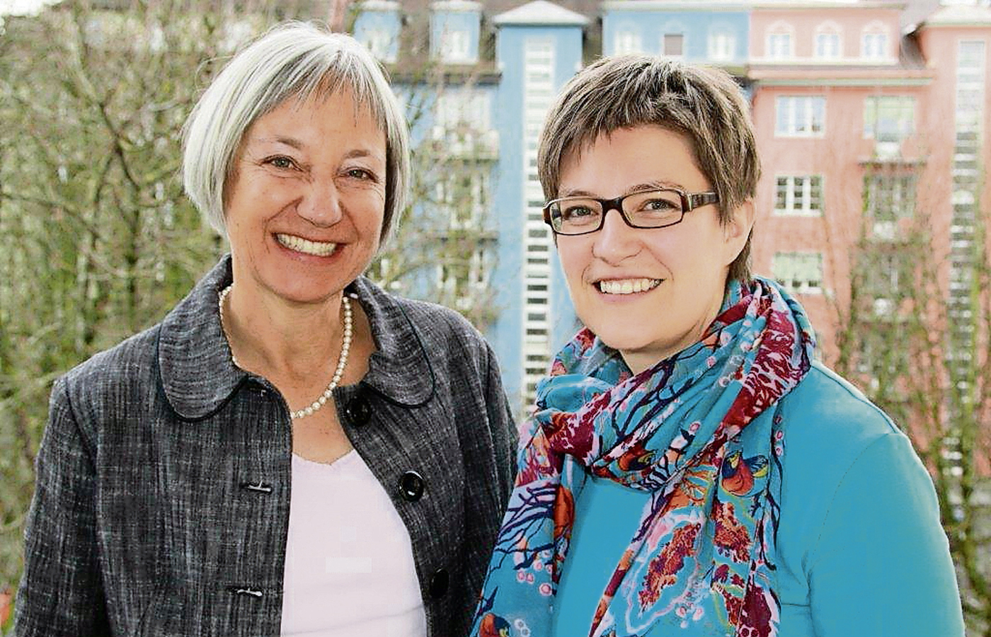 Sie unterstützen die Teilnehmerinnen: «WegWeiser»-Kursleiterinnen Ruth Wallimann (links) und Denise Stalder. Bild zVg.