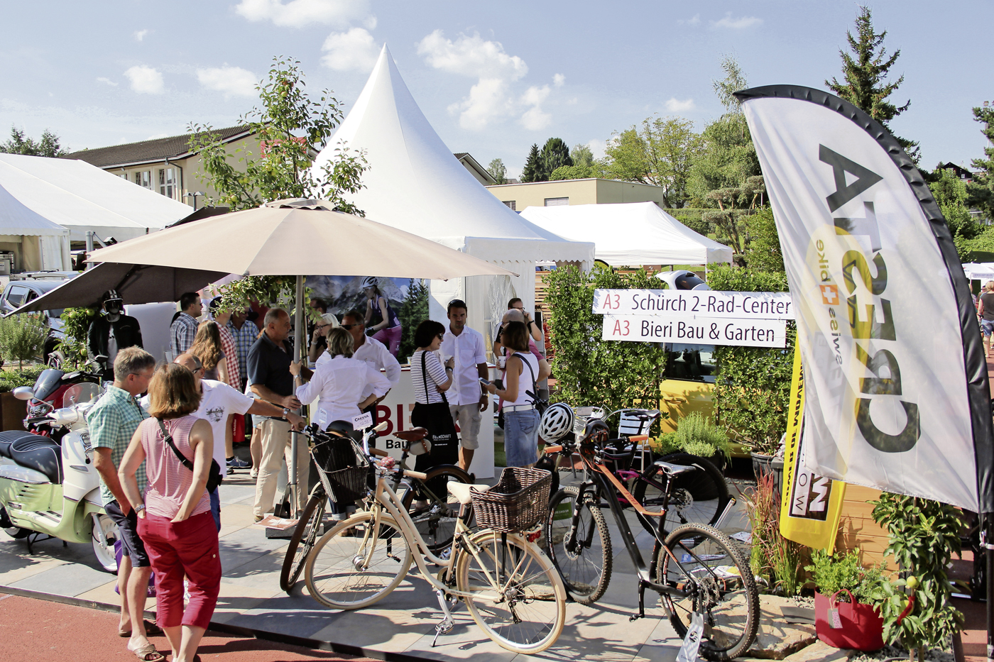 Volksfeststimmung und herrliches Spätsommerwetter prägten die Emmer Gewerbeausstellung. Bild zVg.