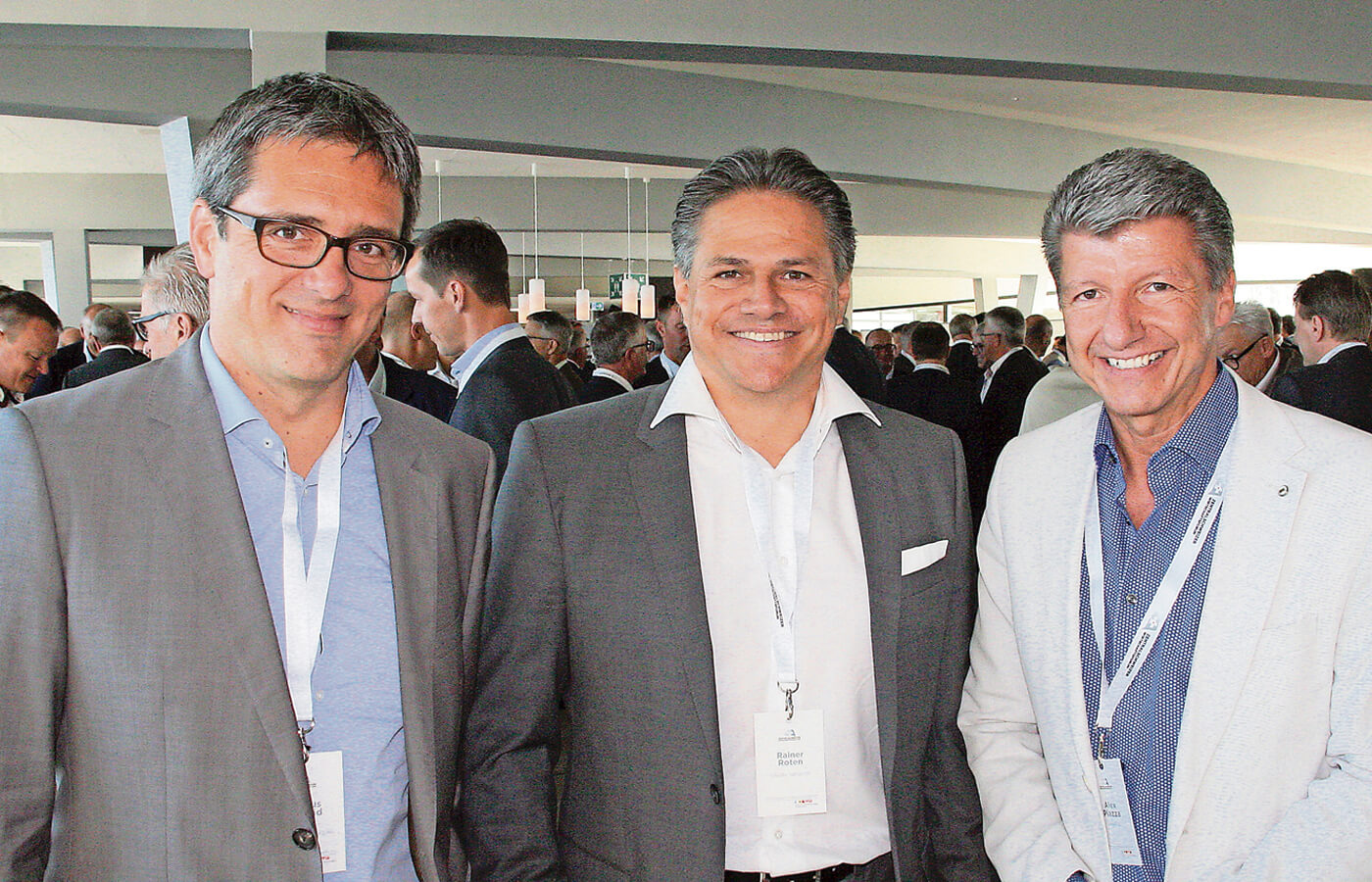 Drei Teilnehmer des IHZ-Wirtschaftsforums (von links): Markus Schmid (Schmid Gruppe, Ebikon), Rainer Roten (Schindler Aufzüge, Ebikon) und Alex Piazza (apimedia, Gisikon). Bild apimedia