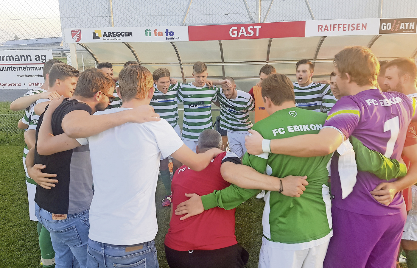 Nach dem Spiel: Geschafft – der erste Sieg! Bild zVg.