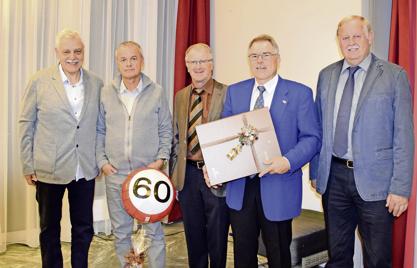 Der beschenkte Vorstand: Alois Huwiler, Fritz Brun, Christian Weder, Karl Eberle und Peter Hofer.