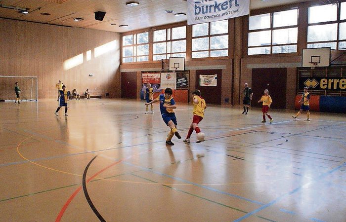 Einsatzfreudige Junioren am Hallenturnier des FC Perlen-Buchrain. Bild zVg.