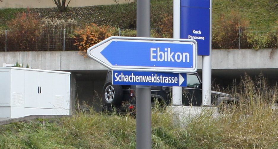 Das Schild des Anstosses beim Betonkreisel Schachenweid. Bild Stefanie Egli.