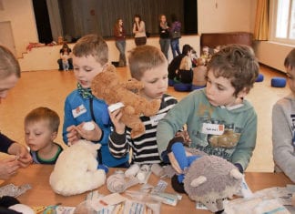 Mit dem Teddy ins Kinderspital Root
